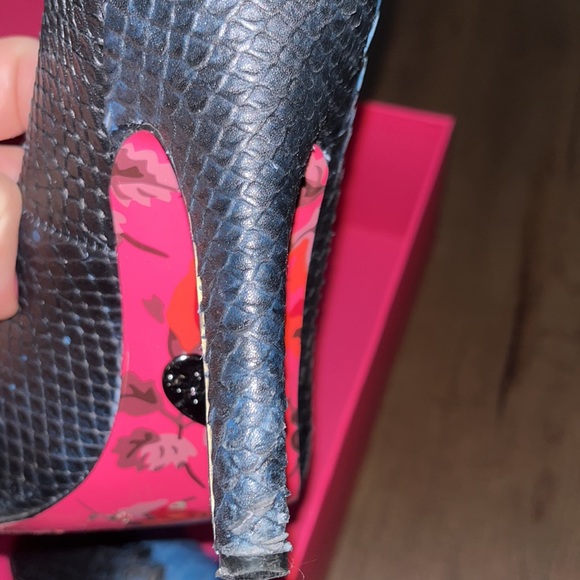 Betsey Johnson Pump - Picture 11 of 14